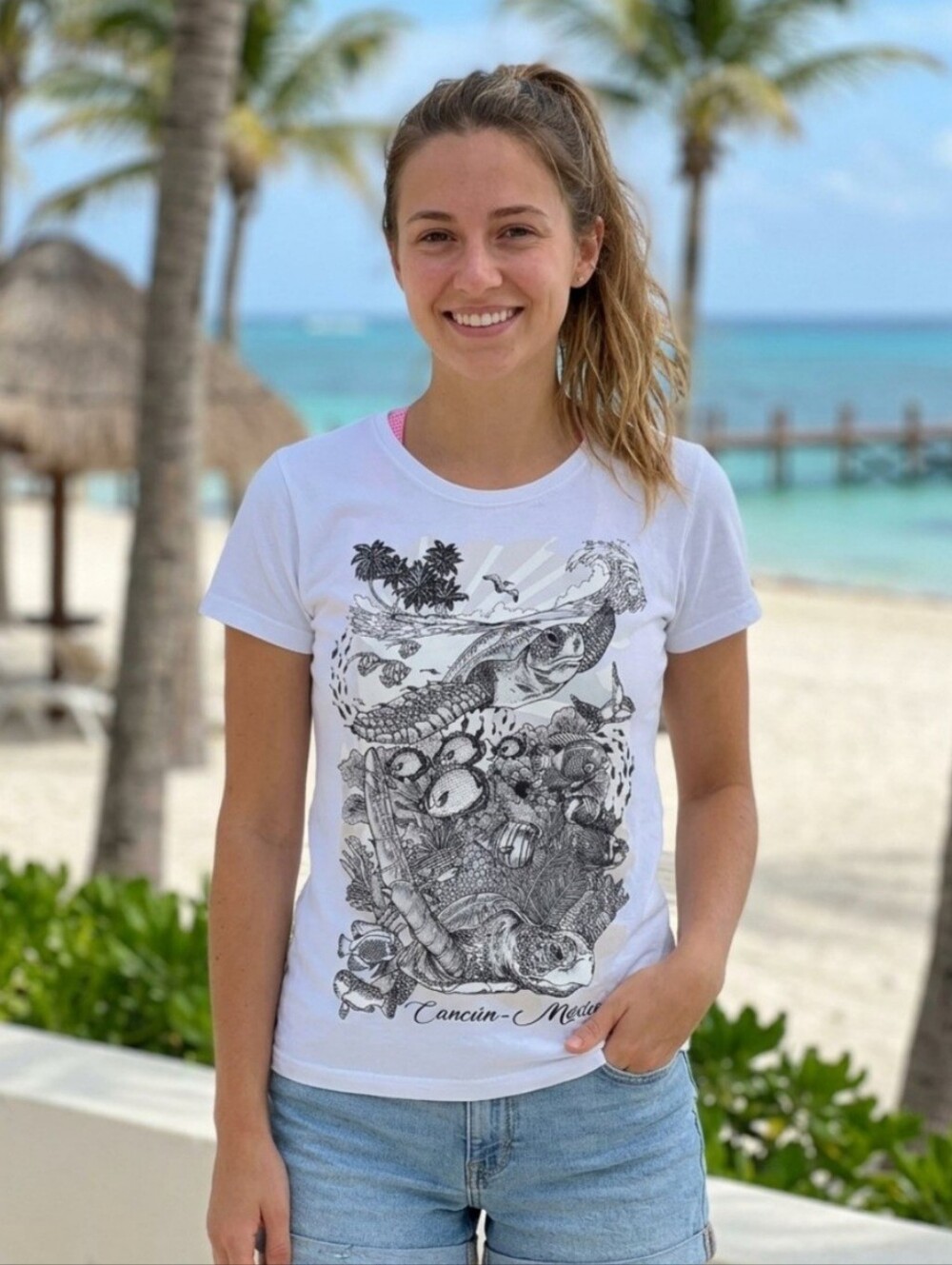 Missy Cancun Souvenir T-Shirt Size M (Magic Sun Effect). Women's.